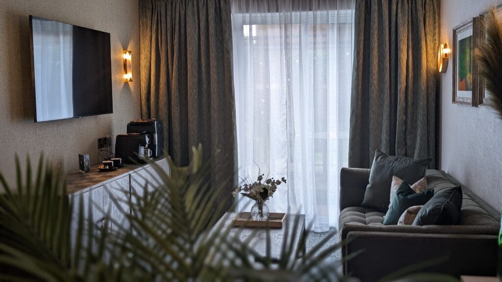 https://cedarcourthotels.co.uk/wp-content/uploads/2024/10/bradford-suite-1-1024x576.jpg