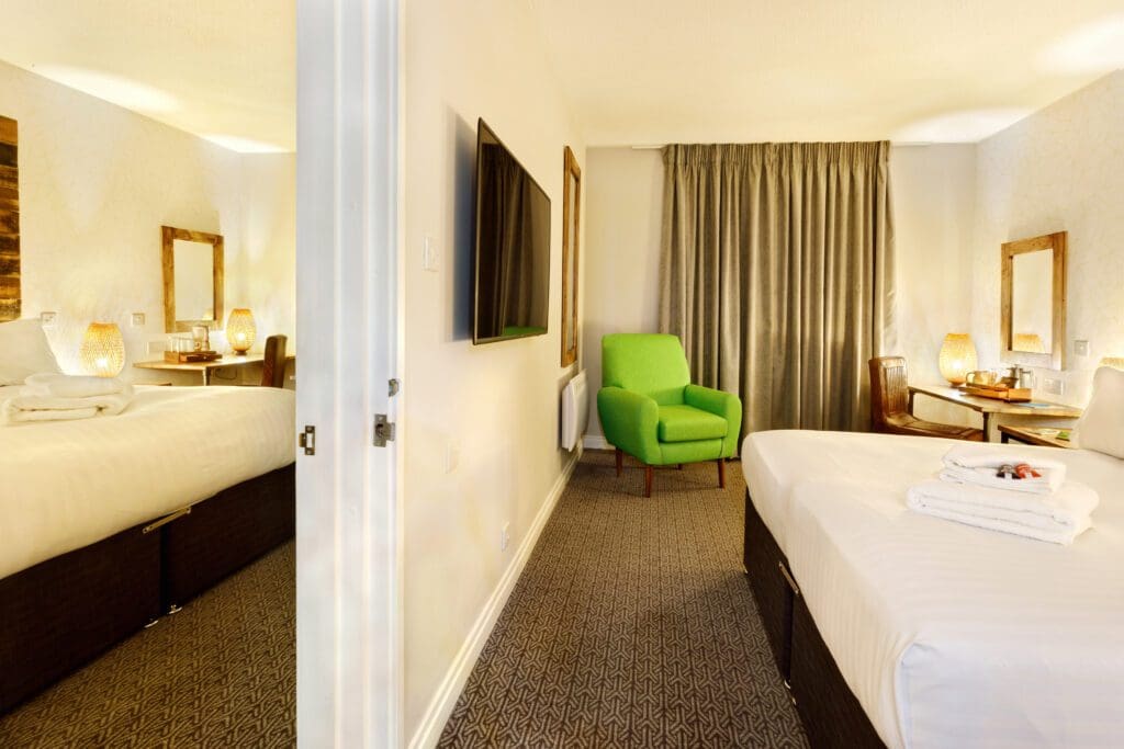 https://cedarcourthotels.co.uk/wp-content/uploads/2024/11/adjoining-room-bradford-1024x683.jpg