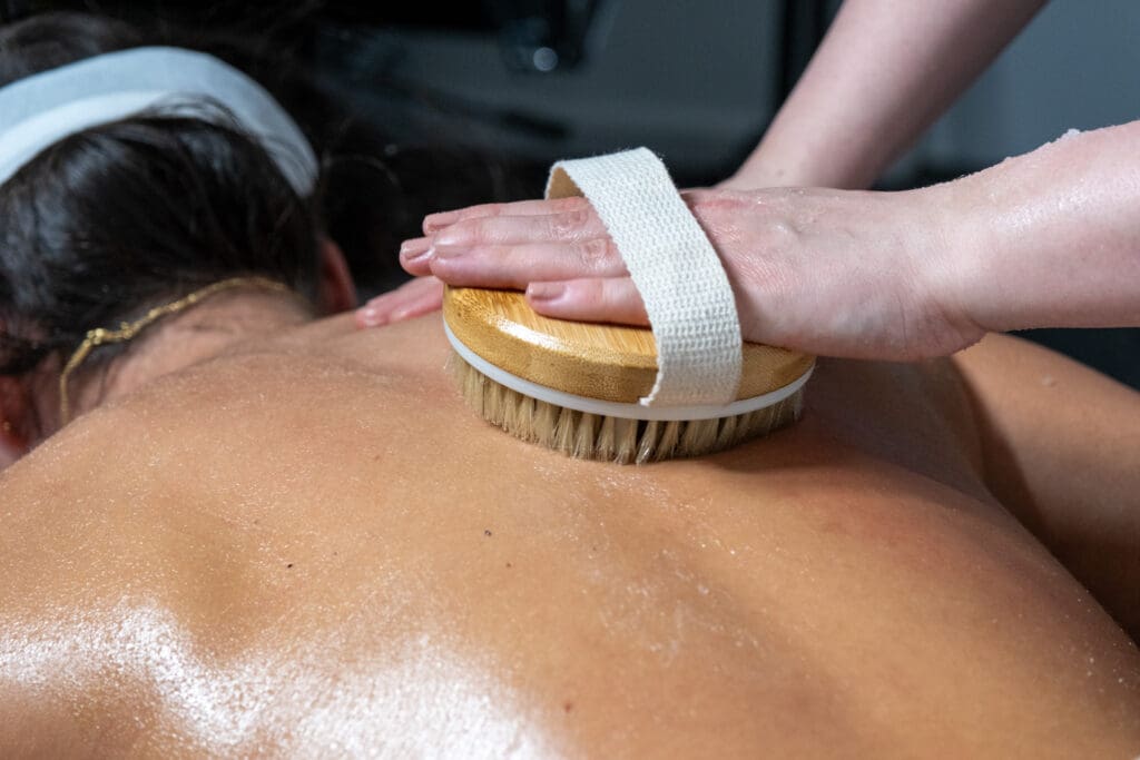 Image of back massage in Huddersfield with Ell Glow